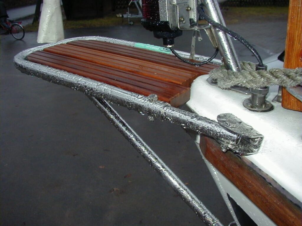 Bugtritt Neptun 22 Montage