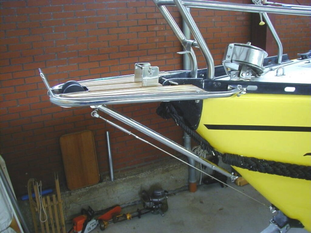 Bugtritt Neptun 27 Montage