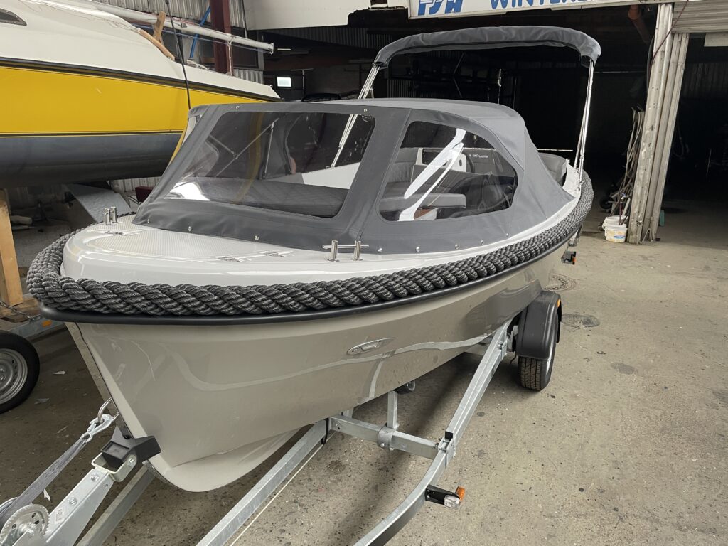 Elektroboot Corsiva 595 Tender
