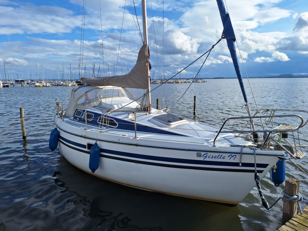 Pegaz 737 Segelyacht mit Diesel- und Elektroantrieb